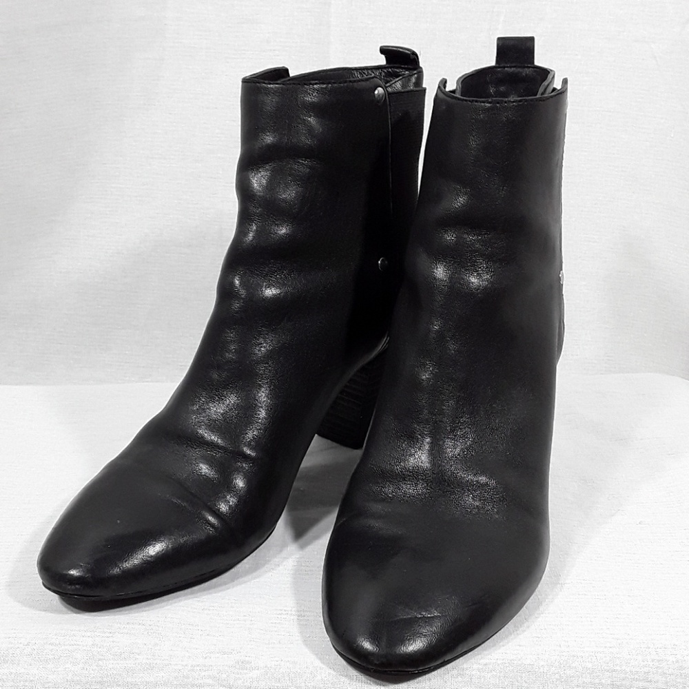 DKNY black leather heel boots - Picture 2 of 8